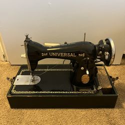 Vintage Deluxe Universal Sewing machine