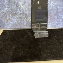 iPhone XR 64GB T-Mobile