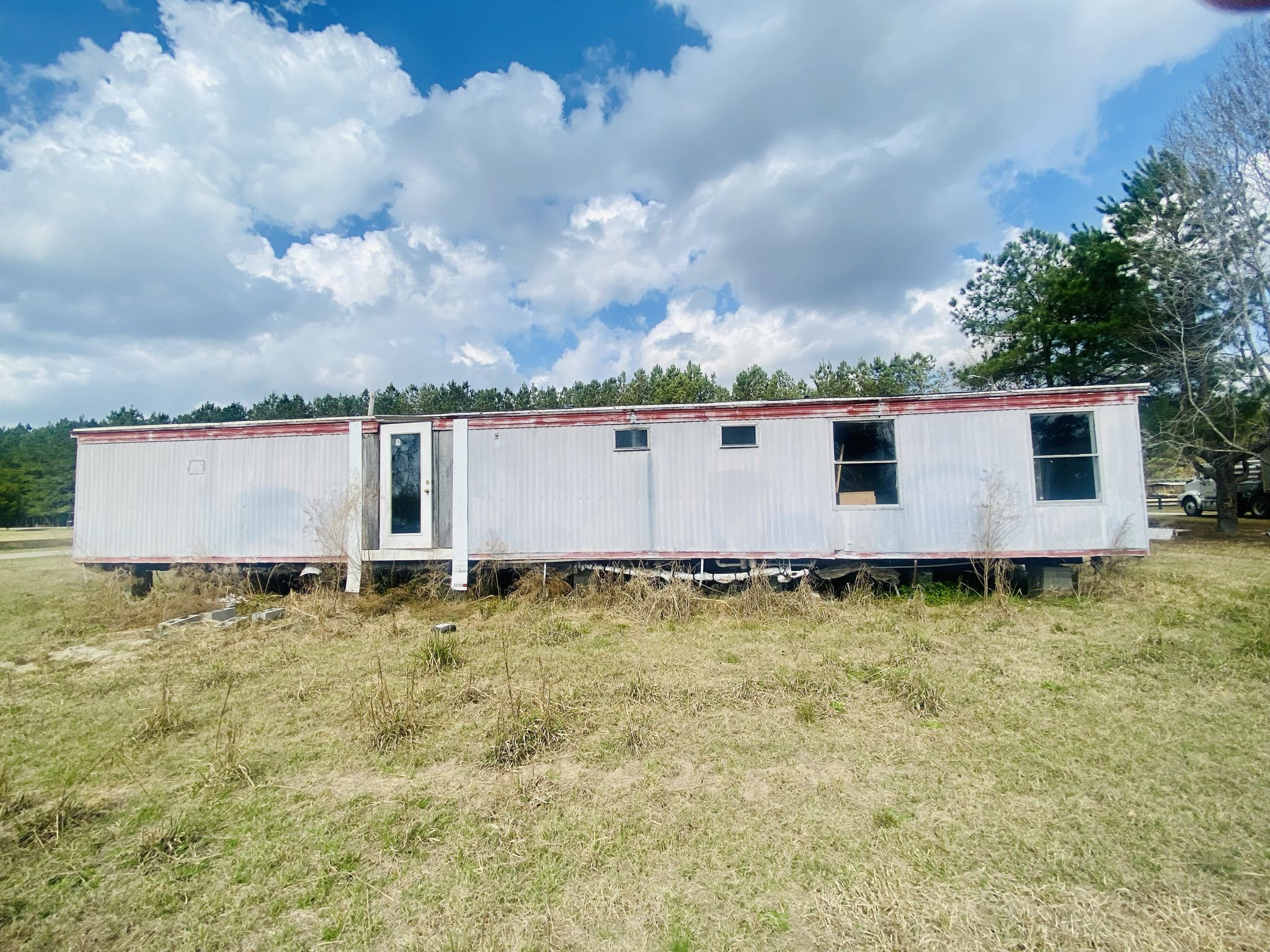 1975 Horton Echo 4bd/1ba Double Wide Mobile Home for Sale in Poston, SC