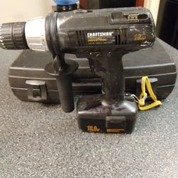 CRAFTSMAN. INDUSTRIAL. 1/2 INCH DRILL. 18 VOLT.  NEEDS  A. CHARGER.     