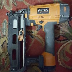 Rigid 16 gauge finish nailer