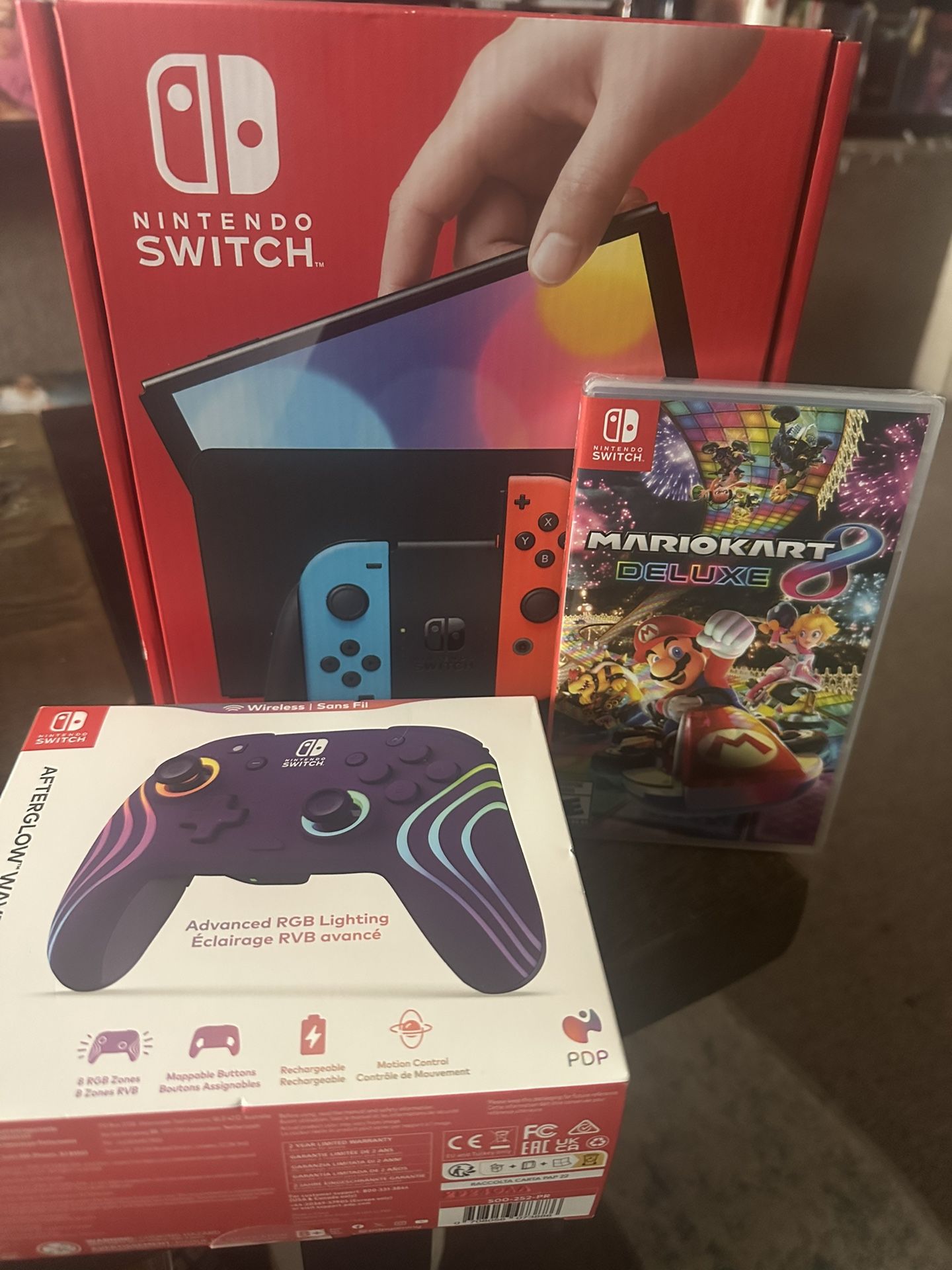 BRAND NEW NINTENDO SWITCH OLED W/MARIO KART 8 DELUXE & CONTROLLER