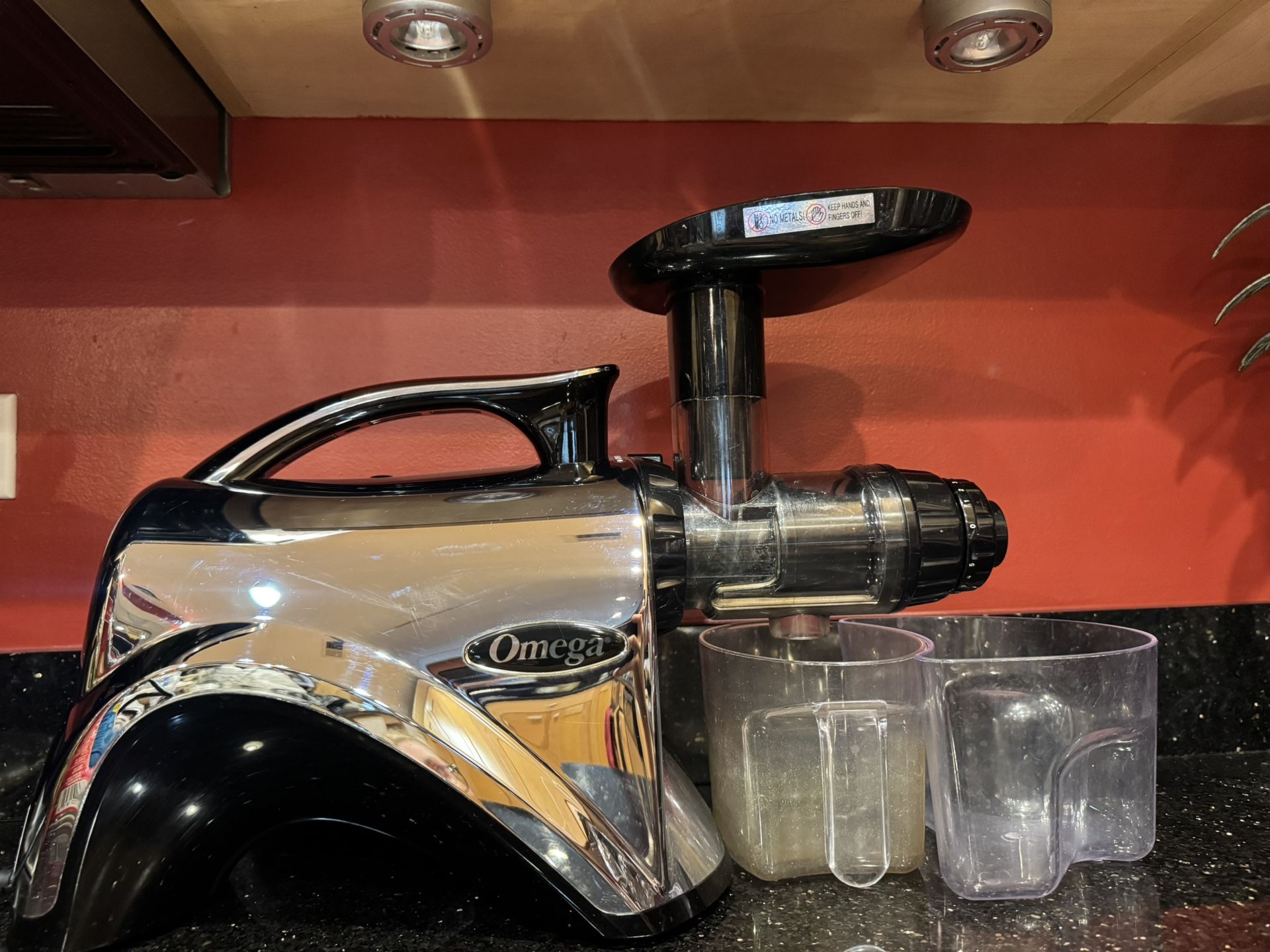 Omega NC900HDC Premium Cold Press Juicer & Nutrition System Great Condition