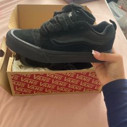 Black Knu Skool Vans 