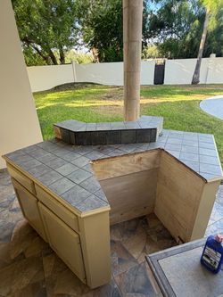 Kitchen island w/ bar top