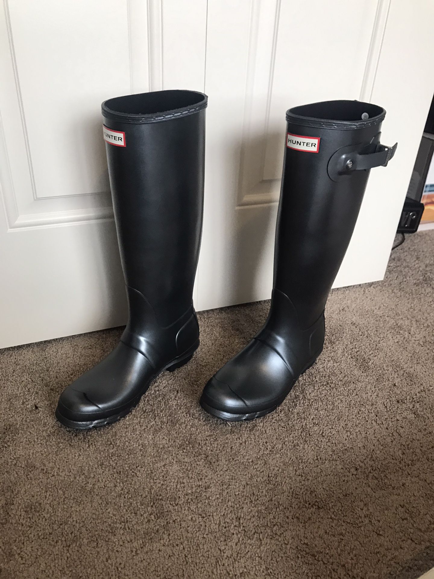 Hunter rain boots. Size 9. Brand new in box