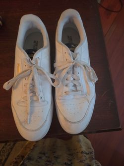 White puma shoes