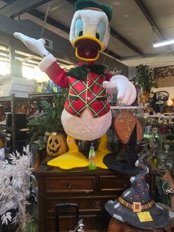 Large Donald Duck Christmas Holiday Figure