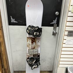 RIDE SNOWBOARD + FLOW BINDERS – LISTO PARA LA NIEVE