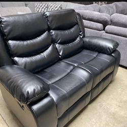 BLACK RECLINING  LOVE SEAT pick Up Can Deliver $399