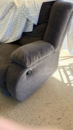 Reclining loveseat