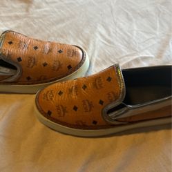 Mcm Women 6 To 7 USA  37.5 Eur