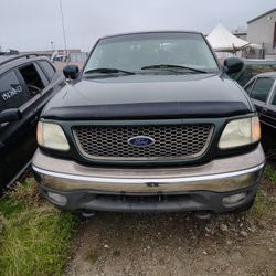 Parting Out 2002 Ford F150  4 X4