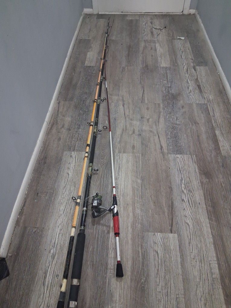 Nice salt water fishing poles 3 For 65$
