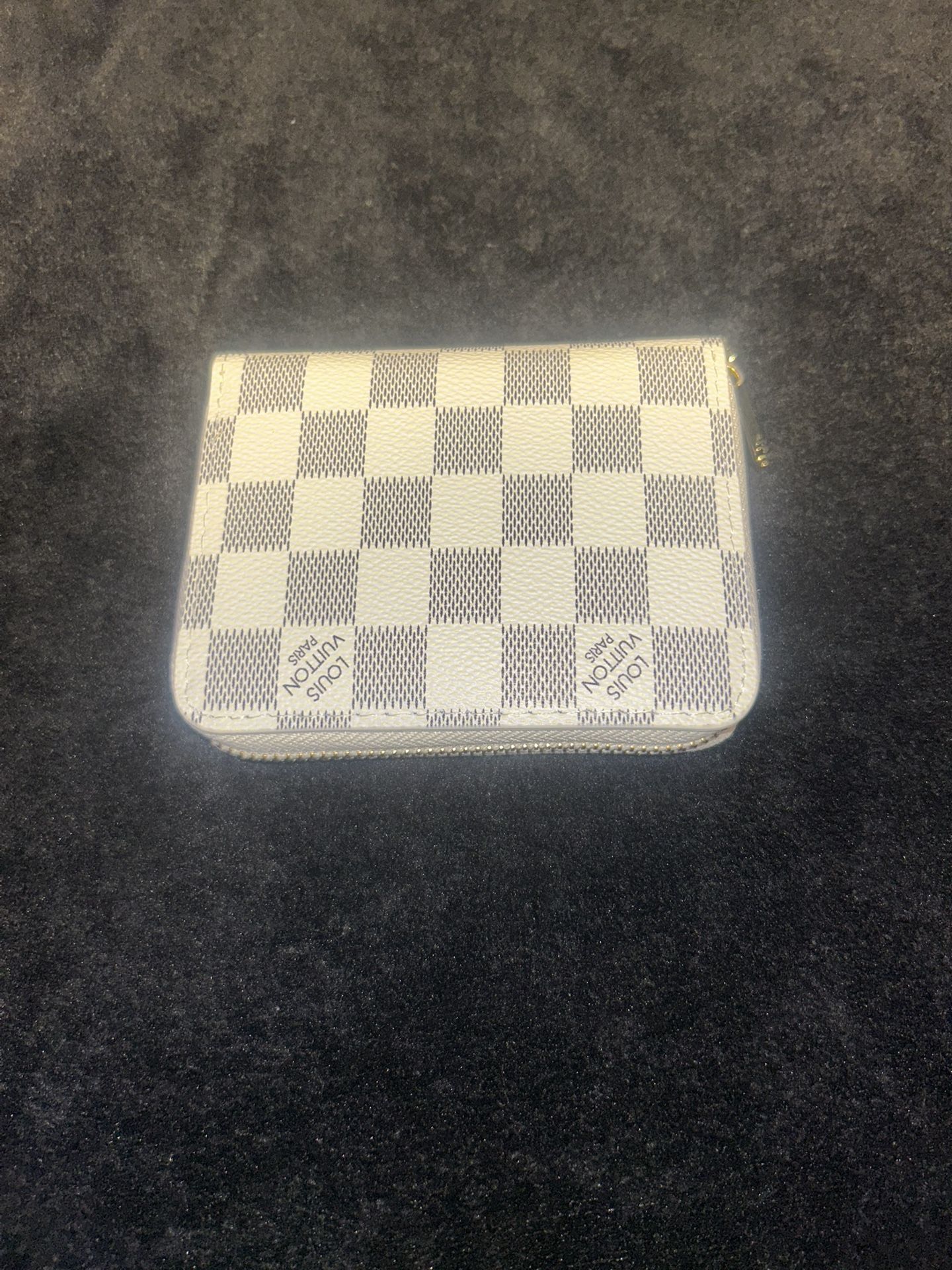 White Checkered Louis Vuttion Wallet