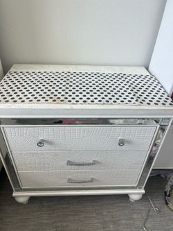 White Chester drawer