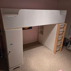 2 twin Bunk beds