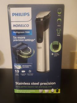Philips Norelco Multigroom 7000