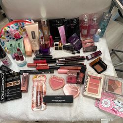 Lot of all you need woman’s make up!
