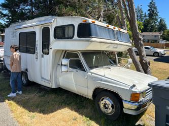 87 toyota Sunrader RV