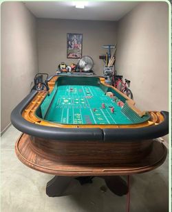 Craps table (12ft) with free blackjack table