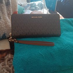 Michael Kors Logo Wallet 