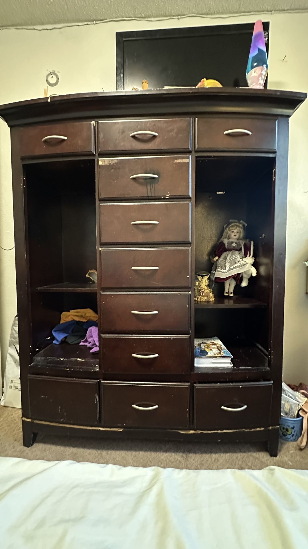 FREE Beautiful Dresser