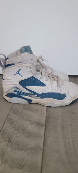 BOYS JORDANS NEED A LITTLE TLC BUT IN GREAT CONDITION SIZE 1Y