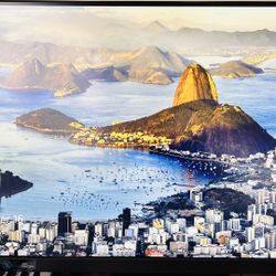 32 inch 4K UHD HDR10 IPS Monitor USB C