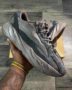 Yeezy 700 v2 "Geode"