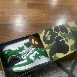 *BAPESTAR AIRFORCE 1’s NEVER BEEN WORN IN BOX