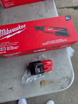 🎈brand new 3/8 ratchet 12v and 2.0 batt no charger $100 FIRME ÁREA JERSEY VILLAGE 77O41