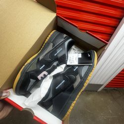 Nike Dunk Low SE Barber Shop Black