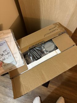 Sealed In Box Airbrush Compressor Set
