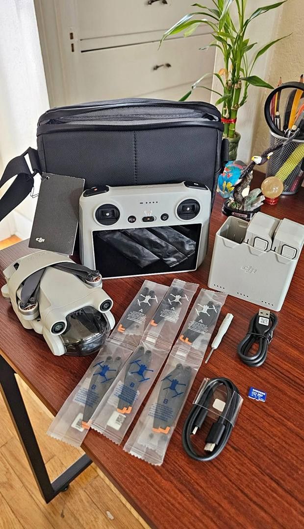 DJI Mini 3 Pro fly more