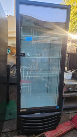 Freezer or cooler one door