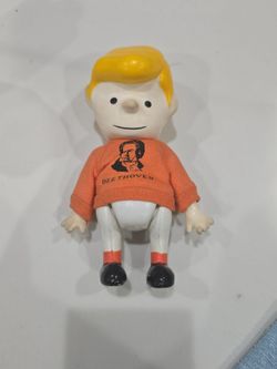 1966 Peanuts Gang Schroeder Toy Figure Vinyl Beethoven Shirt RARE Charlie Brown