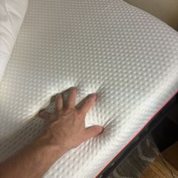 Full Size Bed (sheets,quilt,mattress+topper Optional)