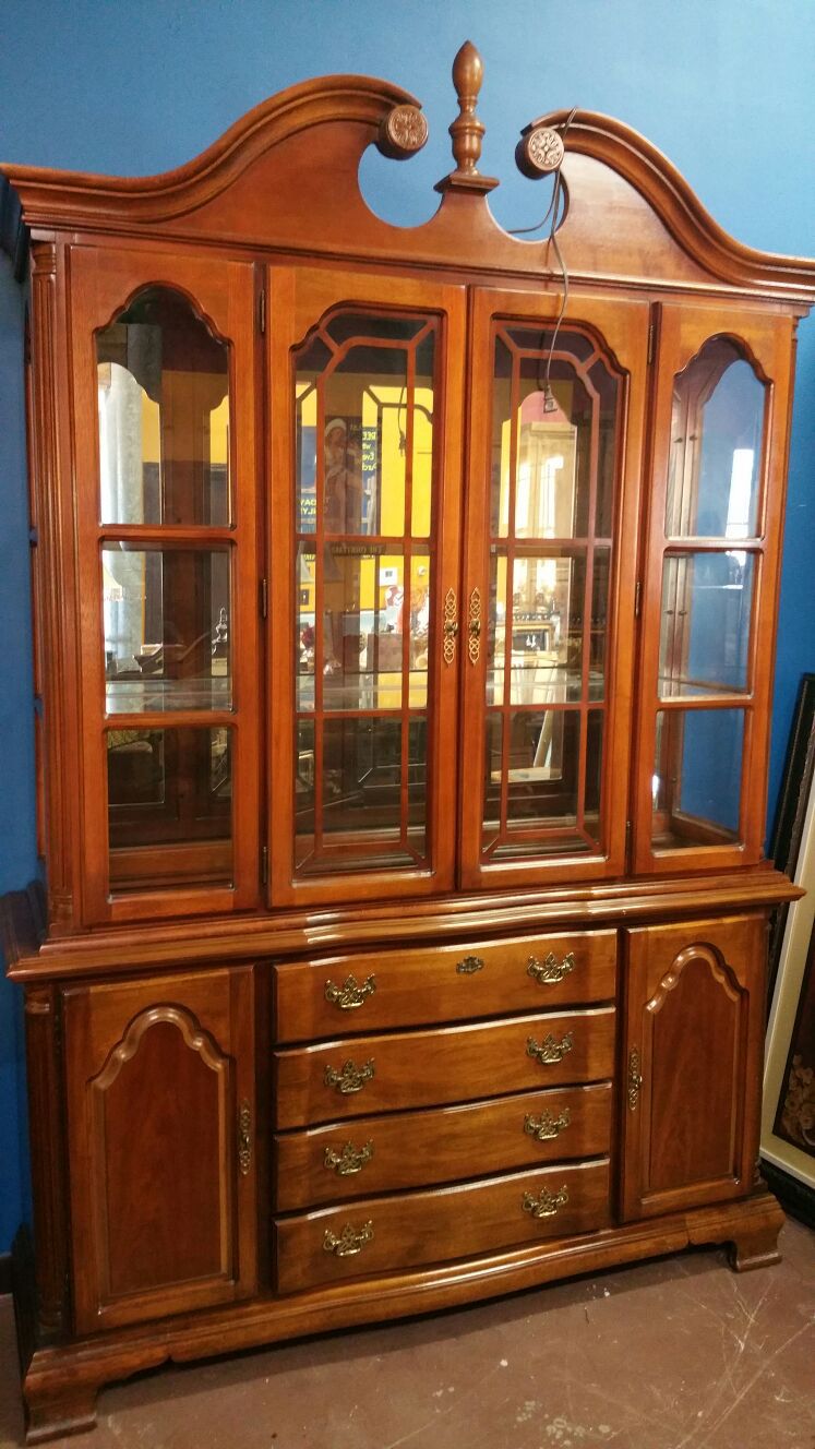 Lexington Solid Wood Lighted China Cabinet / Hutch