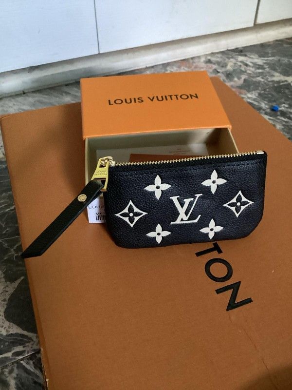 New Designer Keychain Wallet With Box