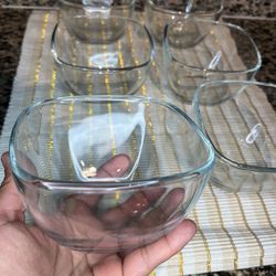 Selling a set of 6 square glass bowls, in excellent condition.