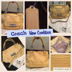 AUTHENTIC BEAUTIFUL COACH PURSE !!