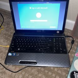 Toshiba Laptop With CD Player 