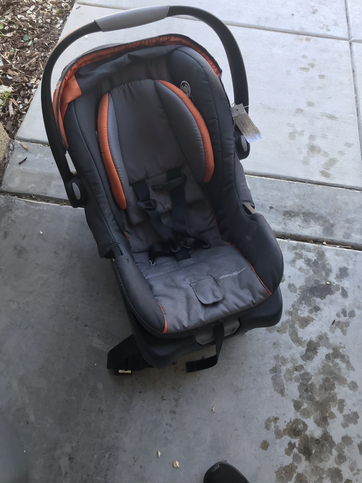 Eddie Bauer rear facing car seat with with base