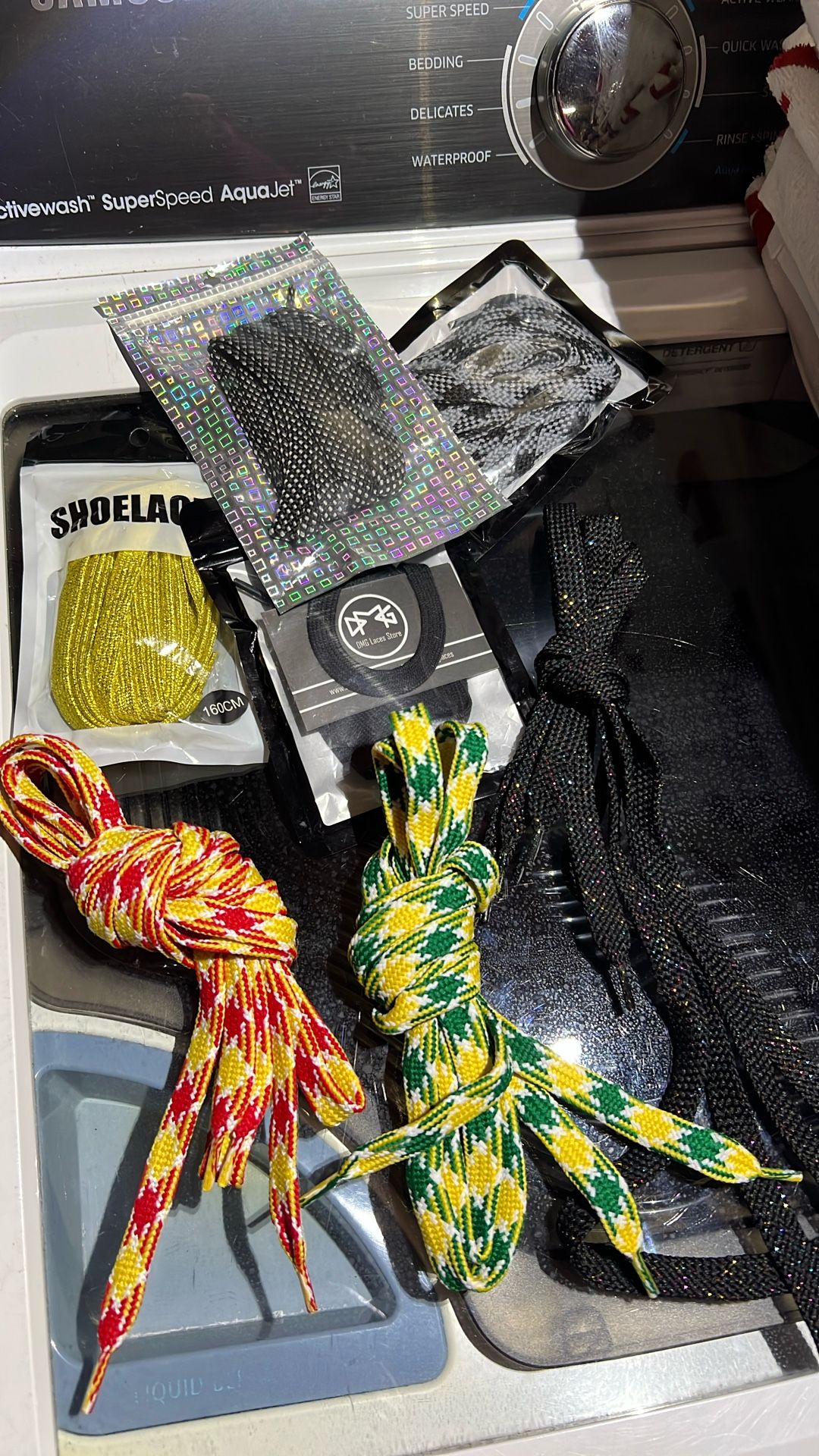 7 SHOE LACES ASSORTED