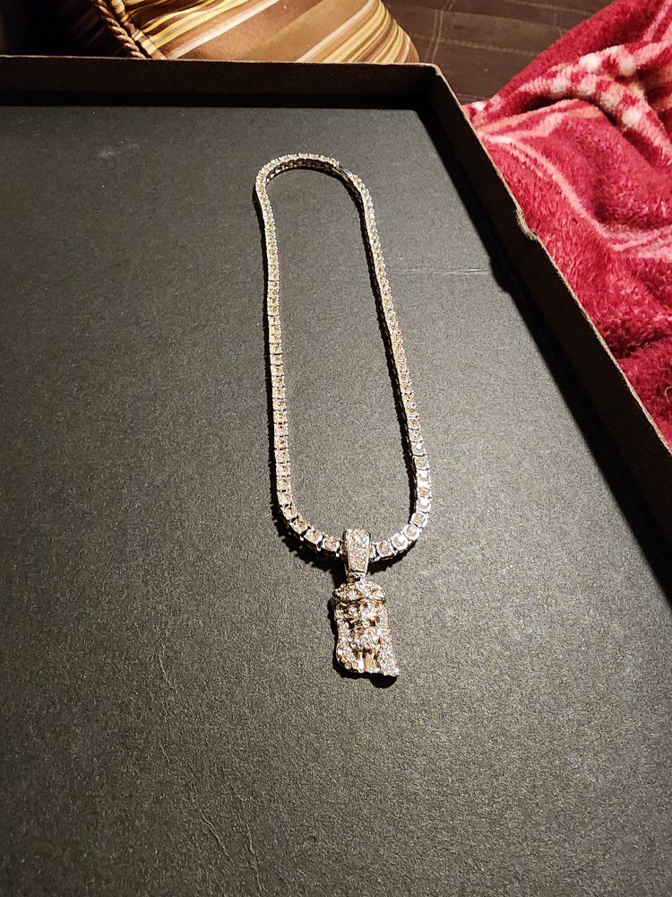 ICED JESSUS PENDANT WITH CHAIN 