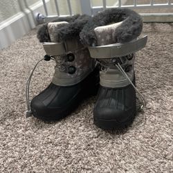 Like New Kids Sz 1 Snow Boots