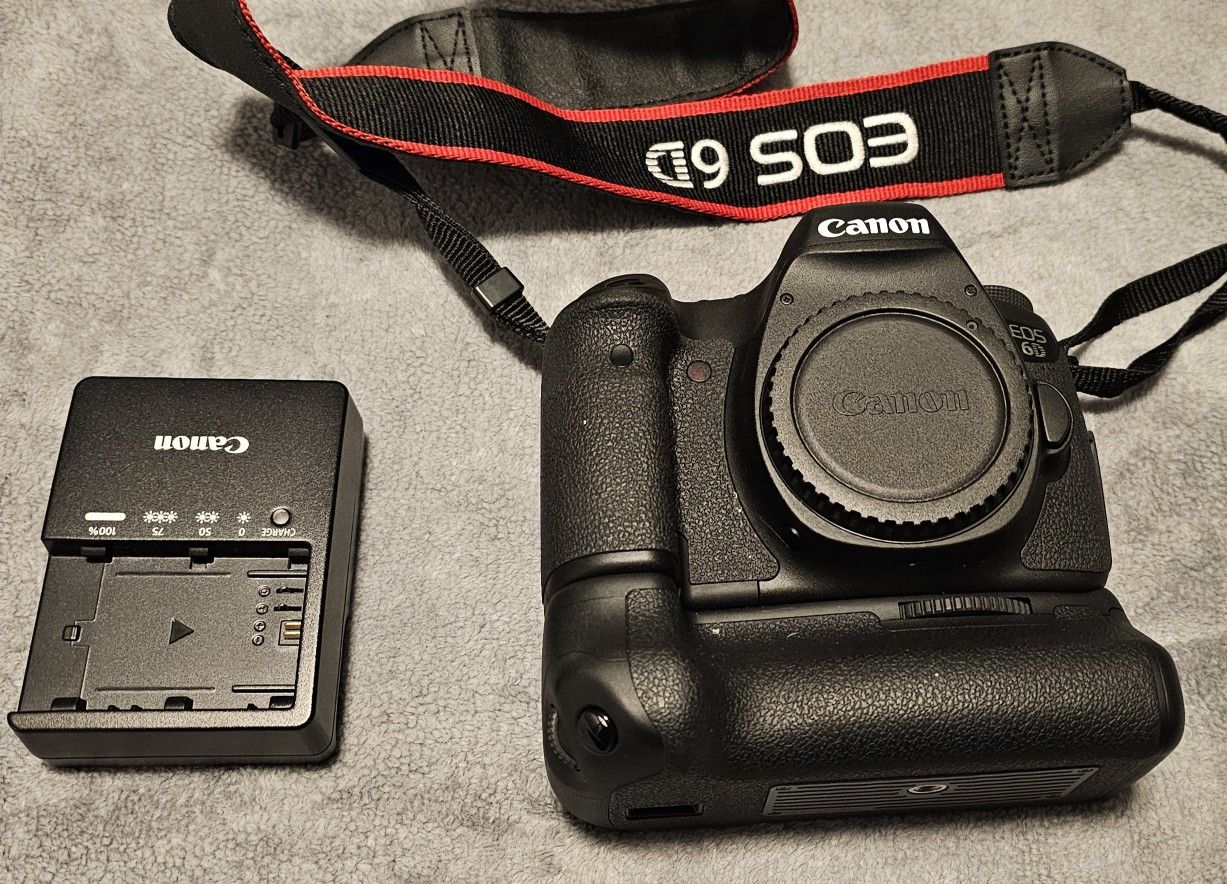 Canon 6D Body Only W/ Battery Grip