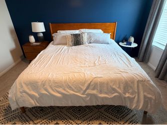 Living Spaces Alton Cherry King Platform Bed