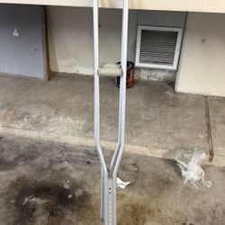 Crutches 5’10” To 6’6”